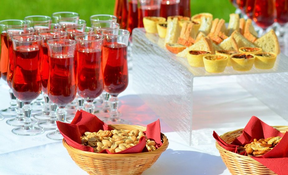 5 Fab Cocktails Your Wedding Guests Will Love
