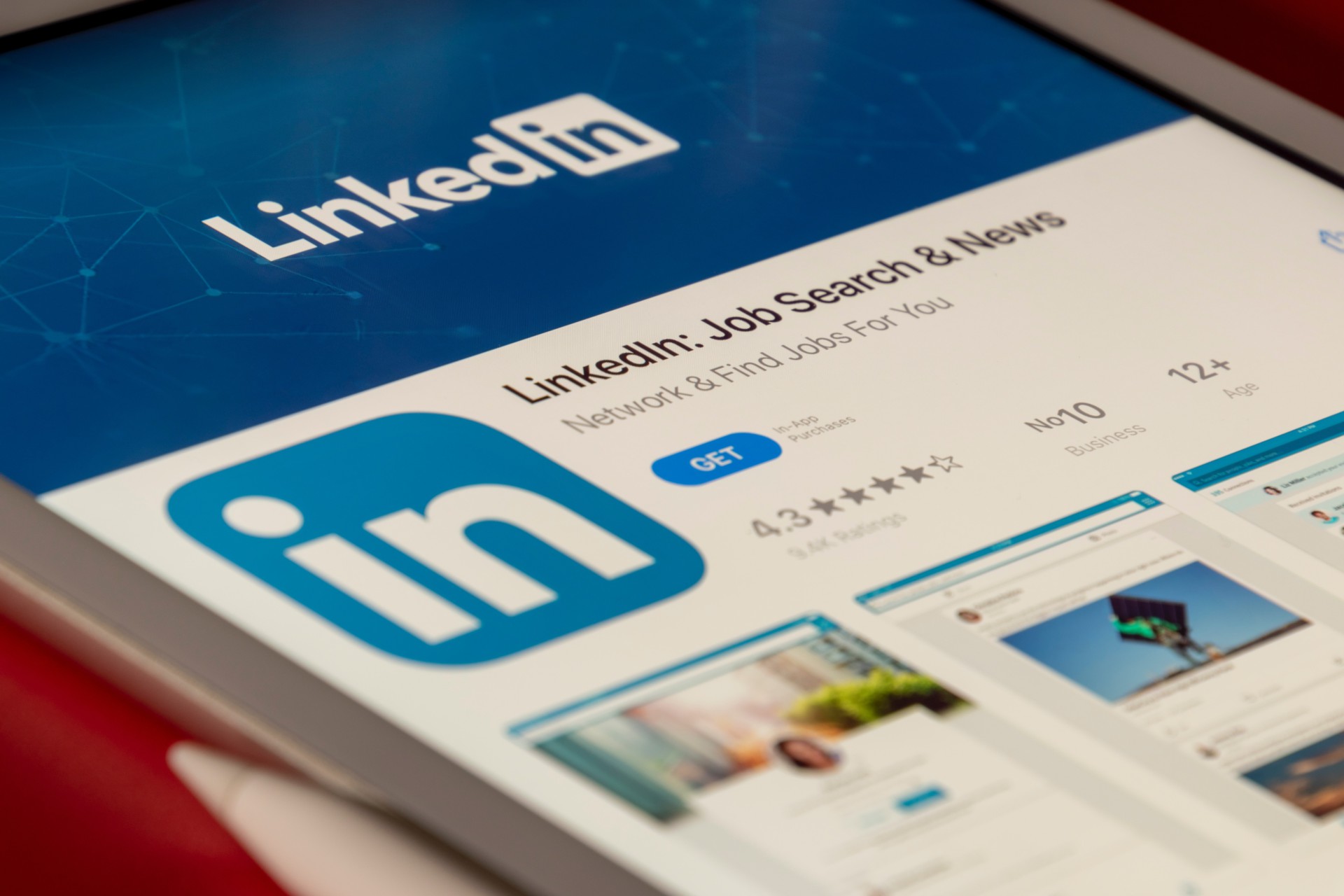 How to Use LinkedIn to Find Your Dream Job