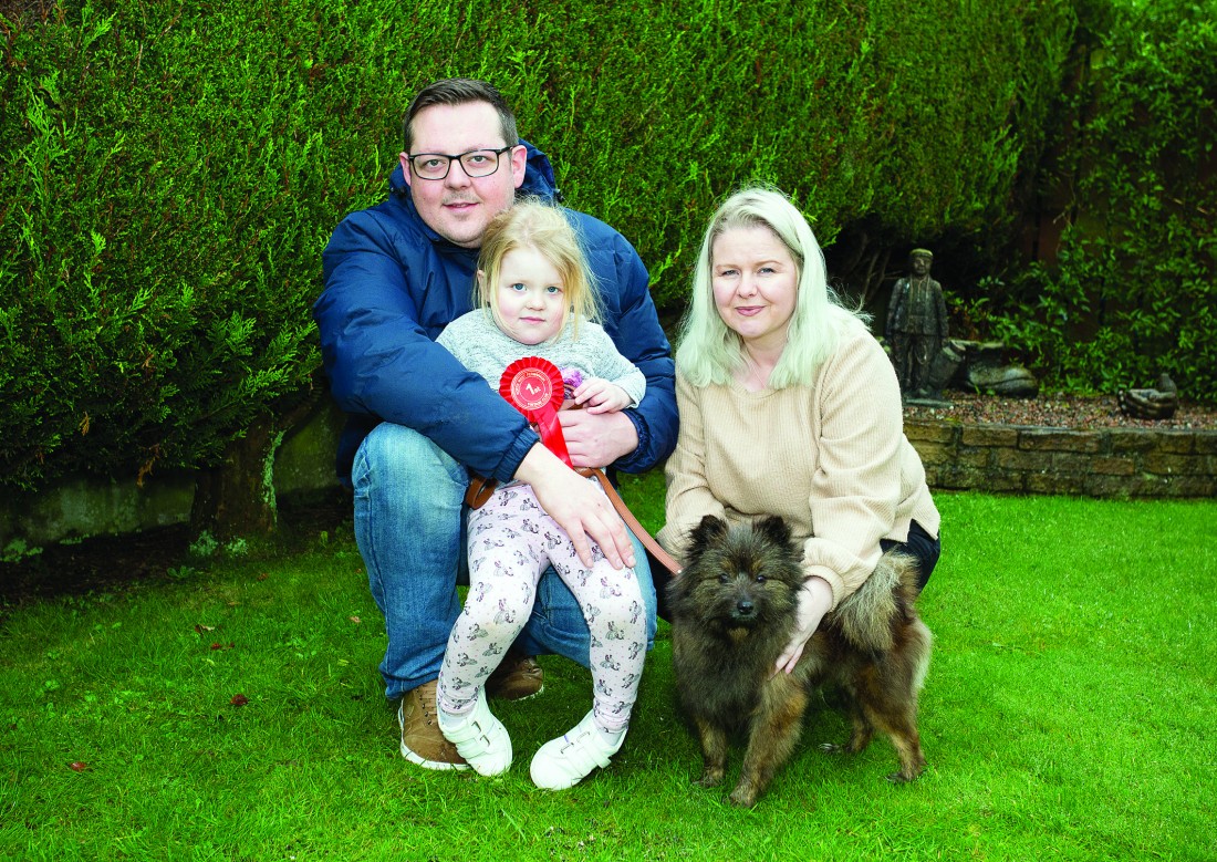 Little Emily-Jane’s howling success with dog-handling