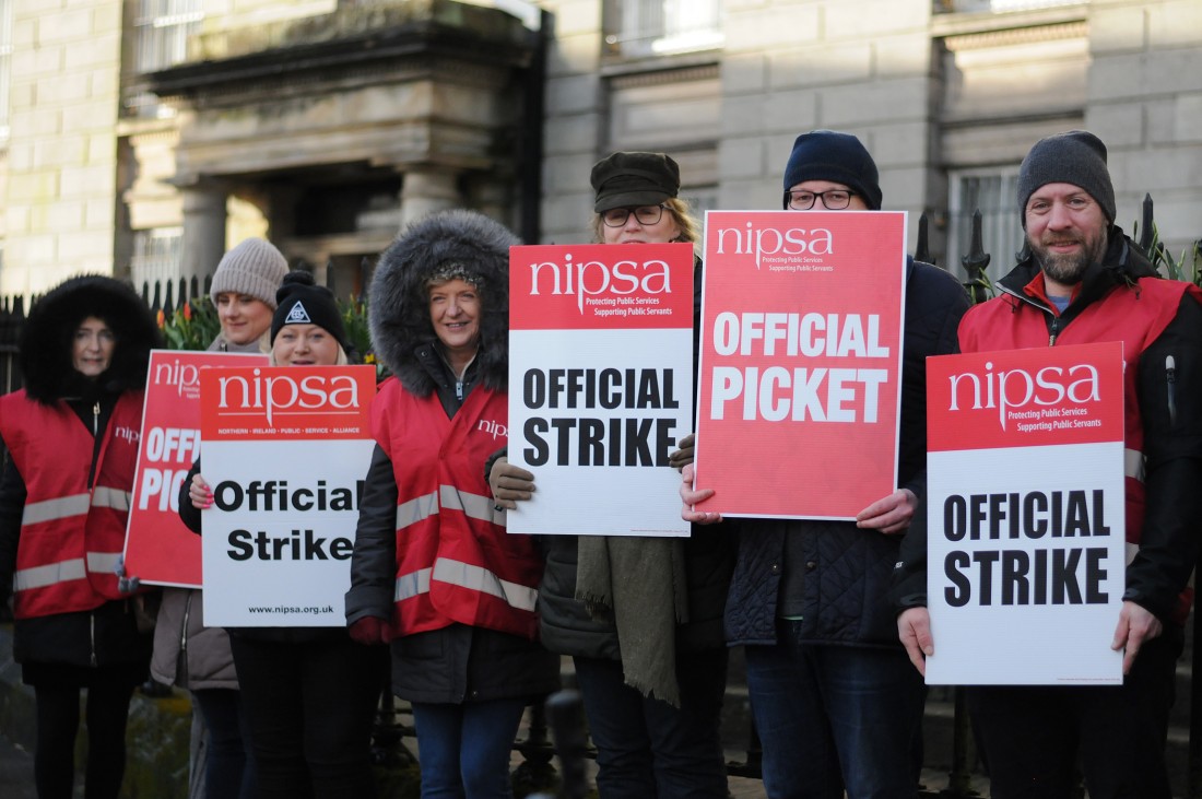 NIPSA picket at Courthouse over pay and conditions