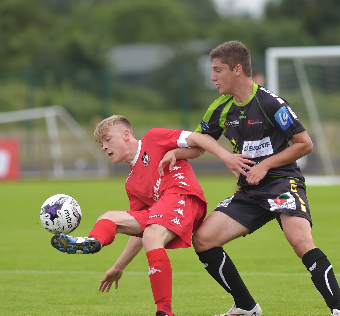 Scott to remain in full-time football at Larne