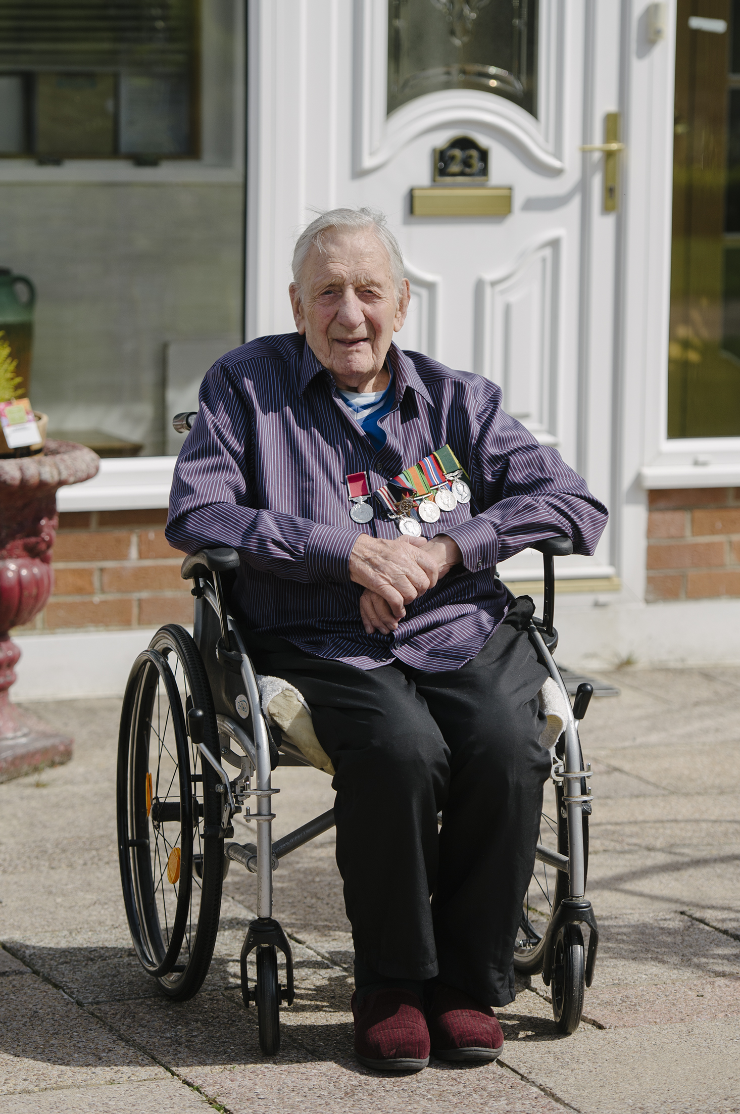 War veteran, 103, gets second vaccine dose