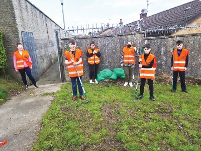 Young people take part in Ballycolman clean-up