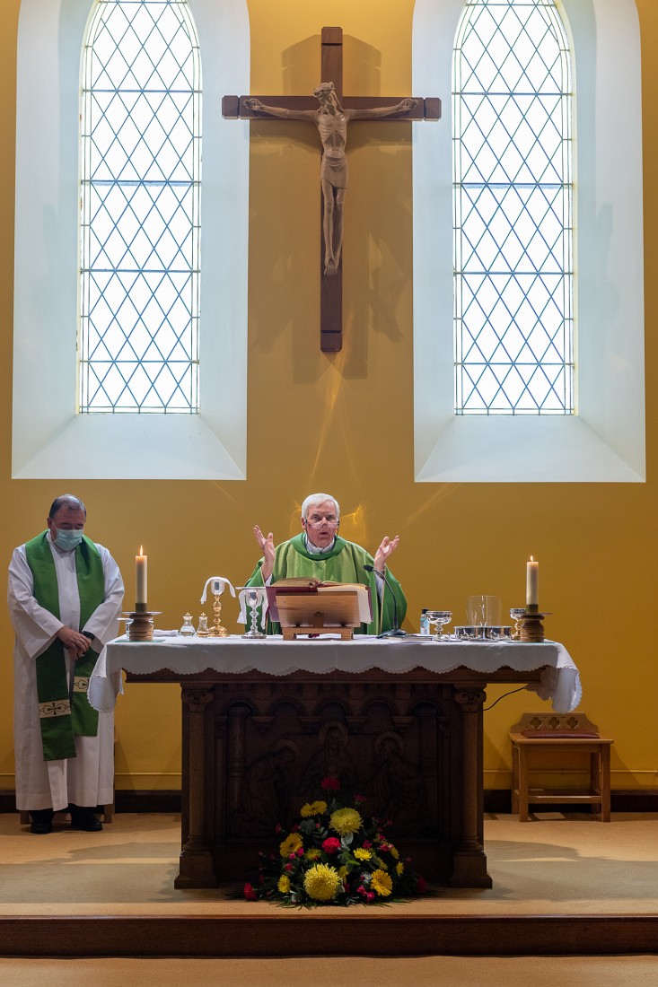 Priest who comforted community during Covid-19 retires