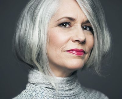 Photo Credit https://www.hottesthaircuts.com/21-glamorous-grey-hairstyles-for-older-women