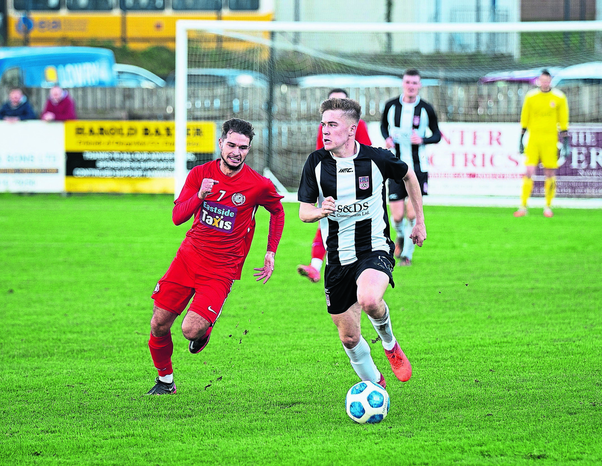 Key victories for Dergview and Mallards as three see red