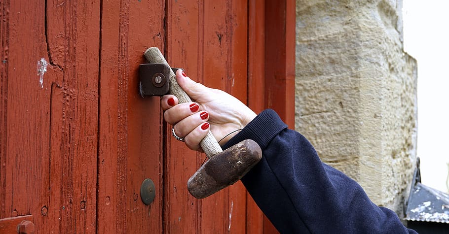 Tyrone residents urged to verify door-to-door cold callers