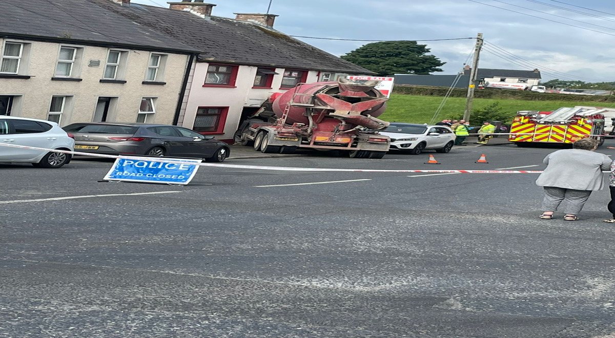 Lorry crashes into building in Pomeroy