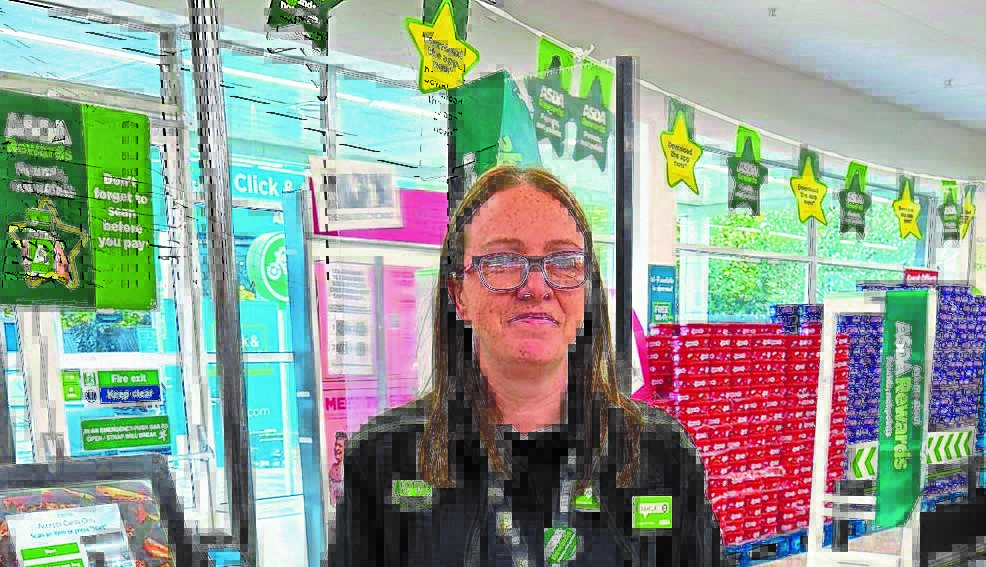 Supermarket worker ‘pays it forward’ for customer in distress