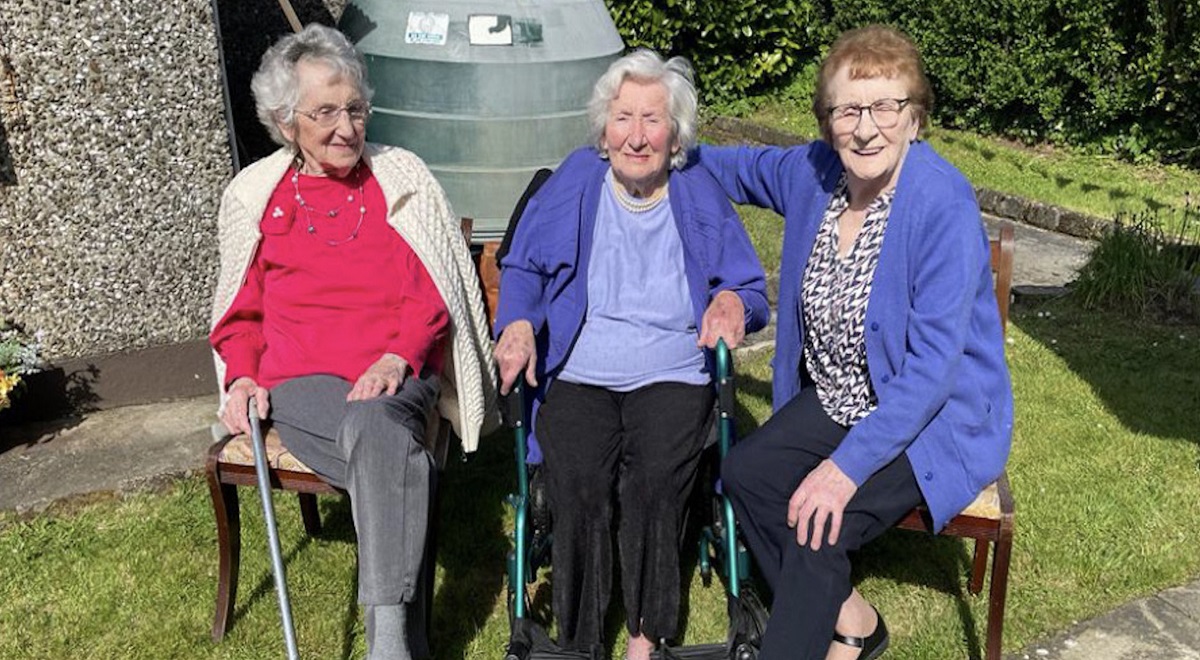 The craic is at least ninety for sisters