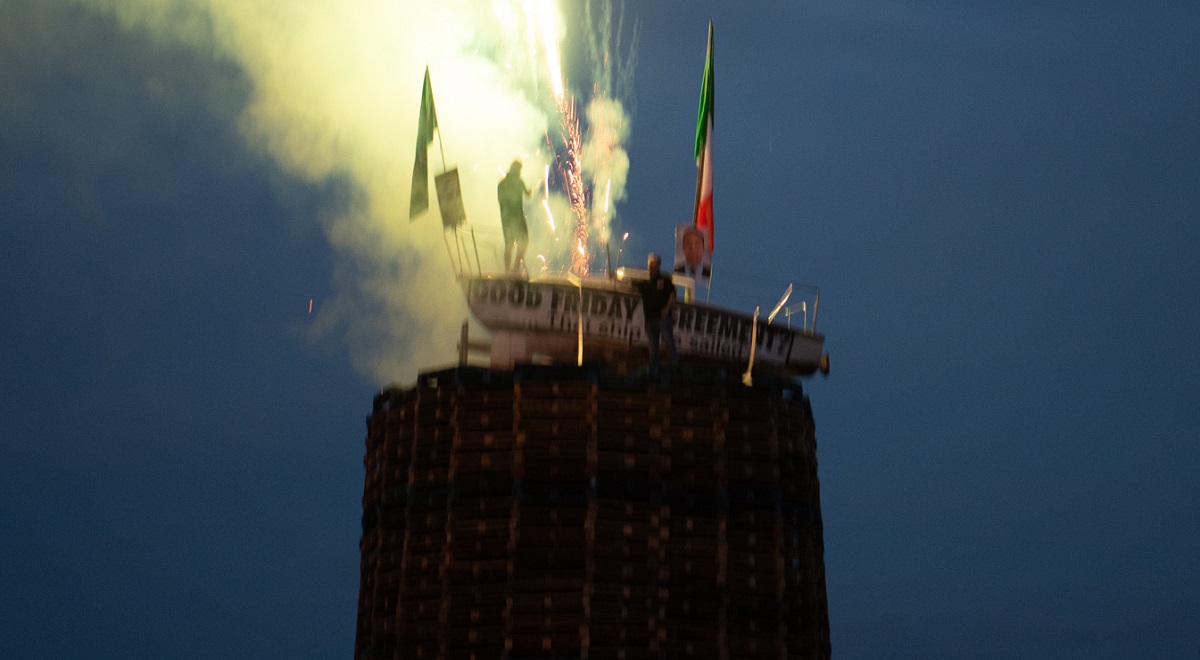 Irish flag and photo of Taoiseach burned on bonfire