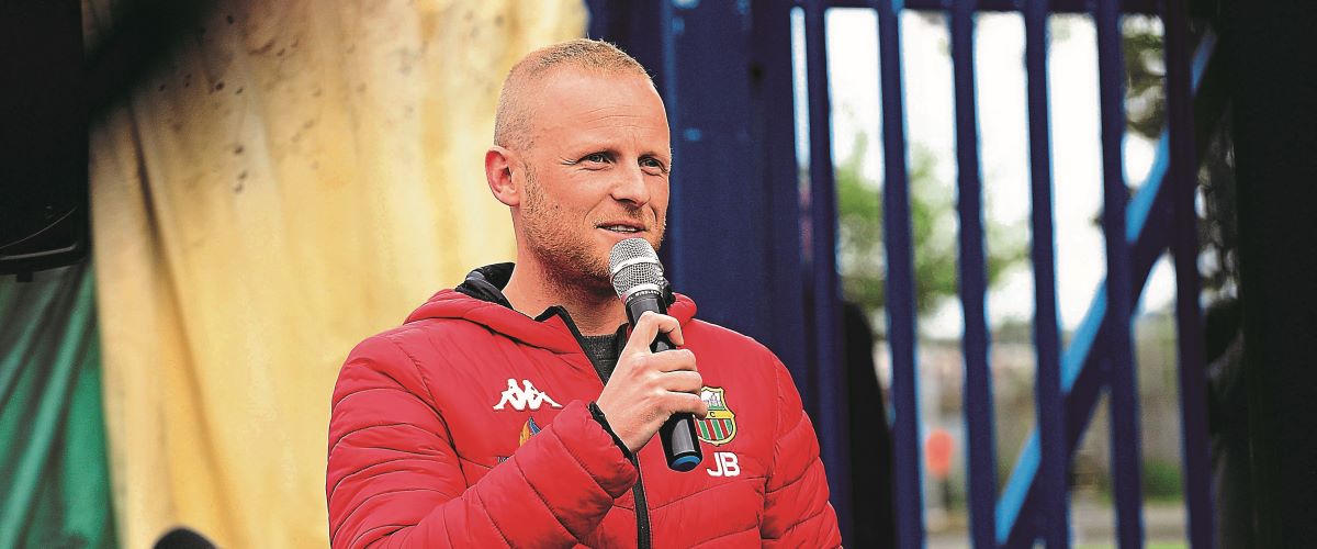 Jamie Bryson to speak at Tyrone bonfire