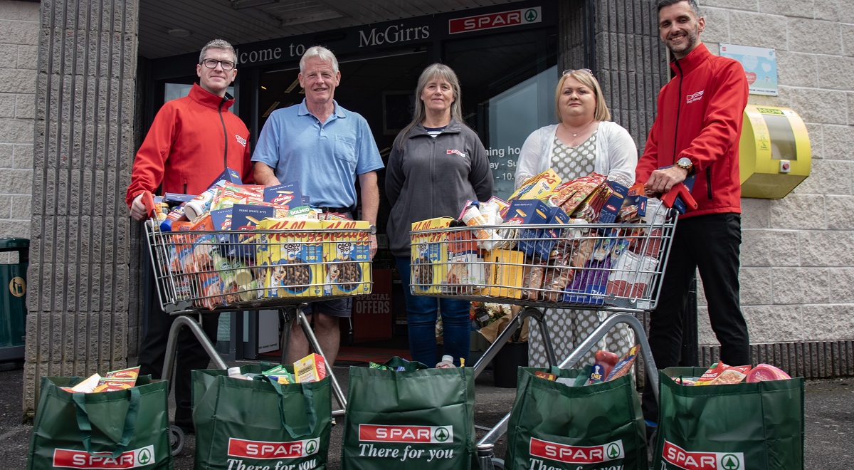 Spar shop donates weekly groceries to aid people in need
