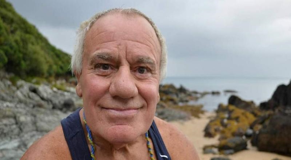 Iconic Armada diver bows out on beach