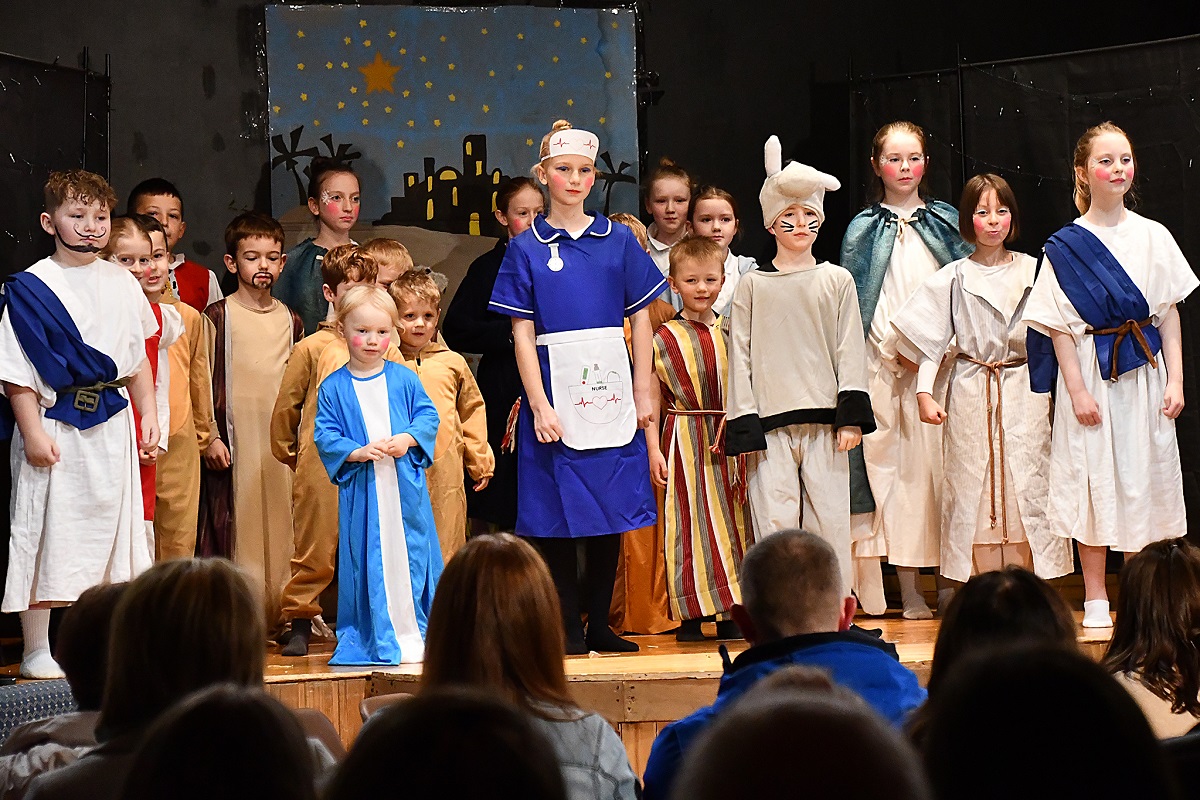Gillygooley PS pupils perform last ever Christmas play