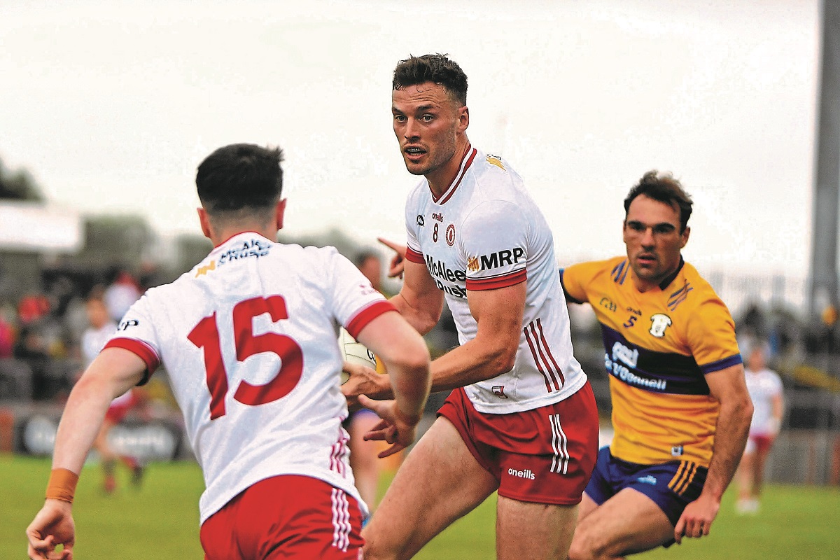 Red Hands cruise past Clare to get back on track