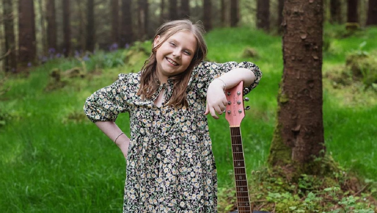 Castlederg singing sensation Lexi Rose releases new single