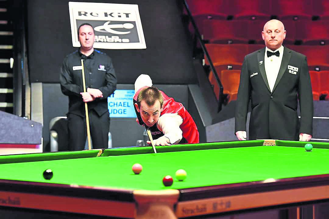 Wallace wins ugly ahead of the NI Championship
