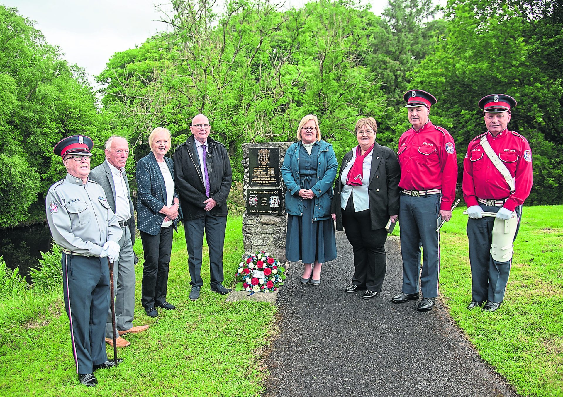 Plaque unveiled in honour of three young Omagh drowning victims