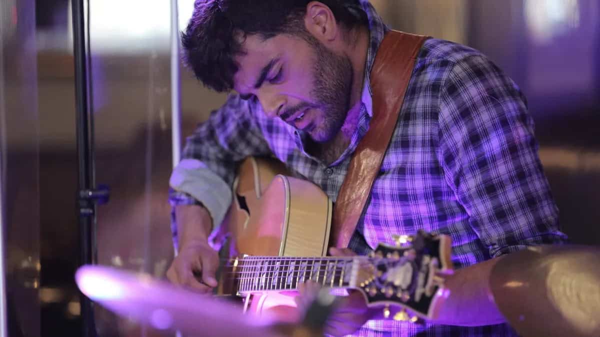 Jazz guitar duo set to finish tour in Omagh