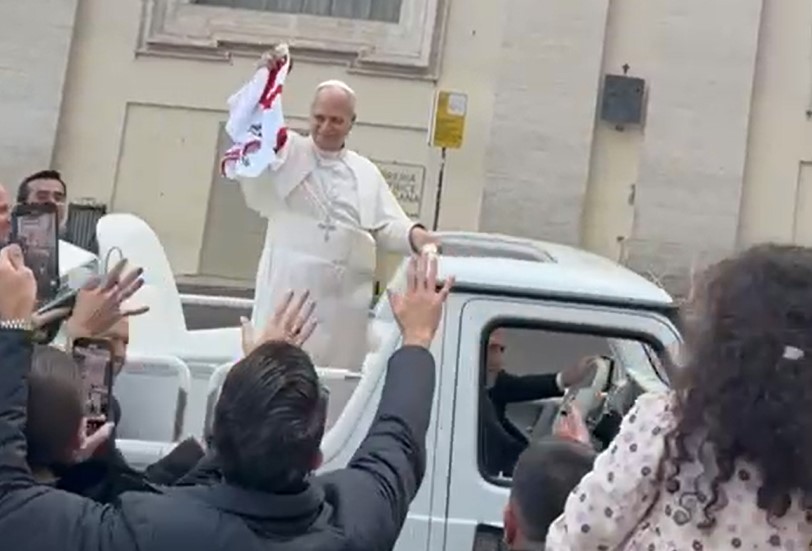 Holy Handpass: Pope Leo snags Tyrone jersey