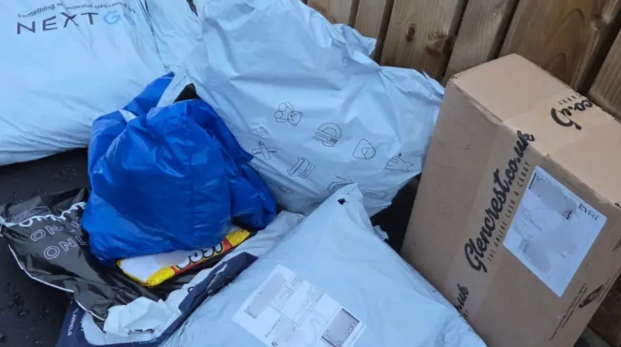 How did 14 parcels end up being left on driveway in Coalisland?