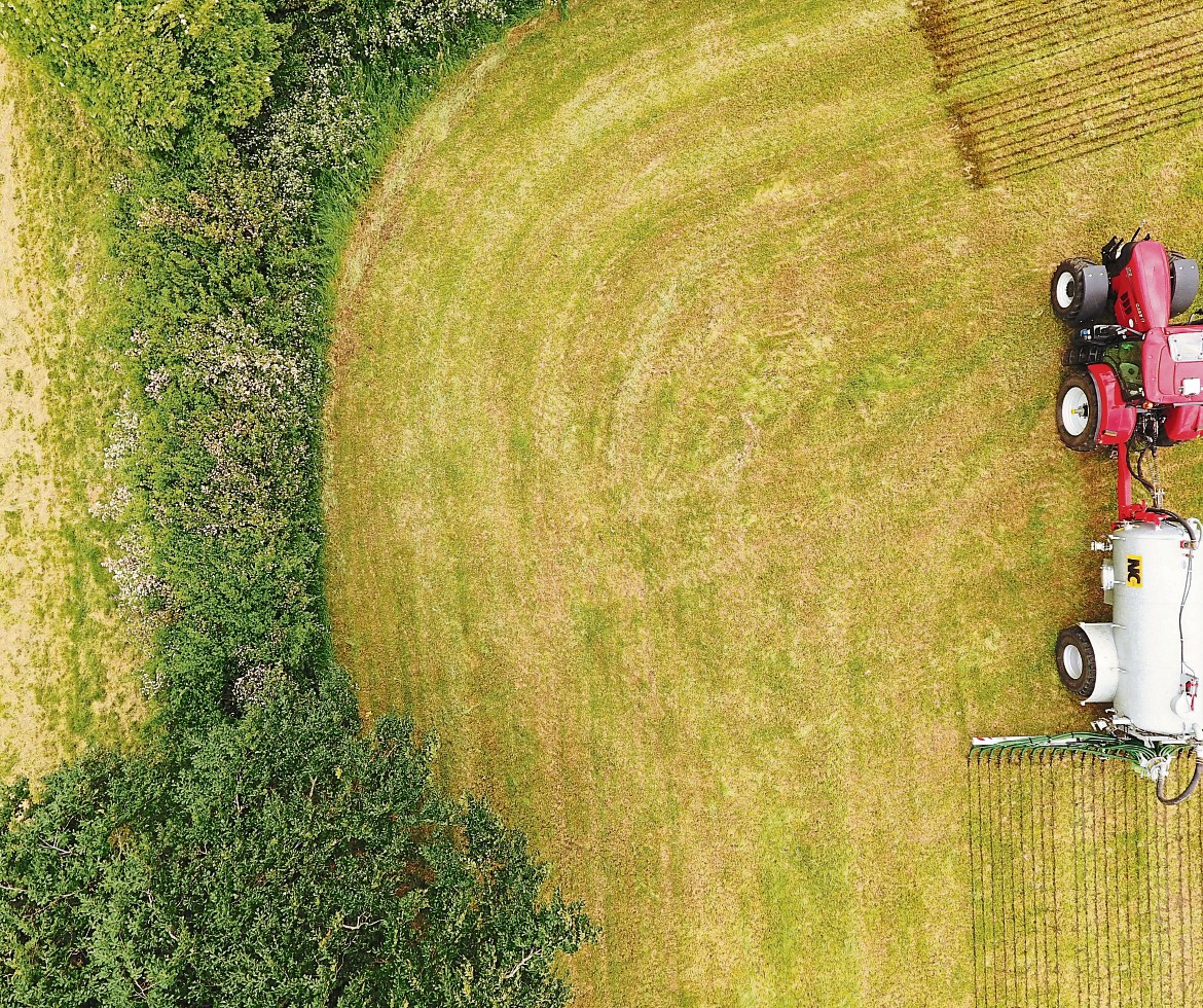 Tyrone farmers urged to protect waterways when applying slurry
