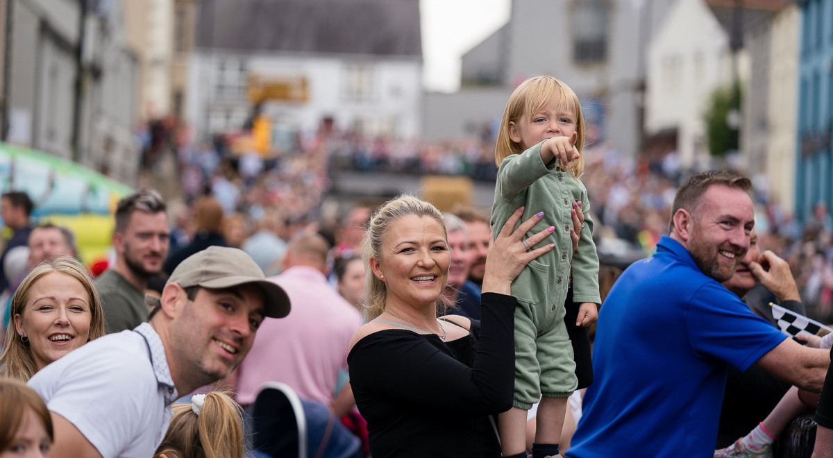 The crowd delighted in the sights and sounds of the soapbox derby in Newtownstewart. KMG49