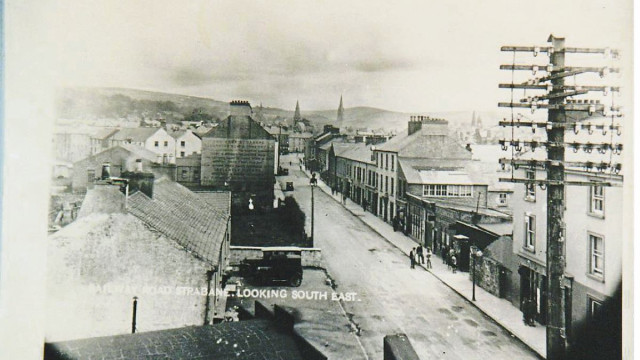 Strabane's Railway Street from the turn of the 20th Century.